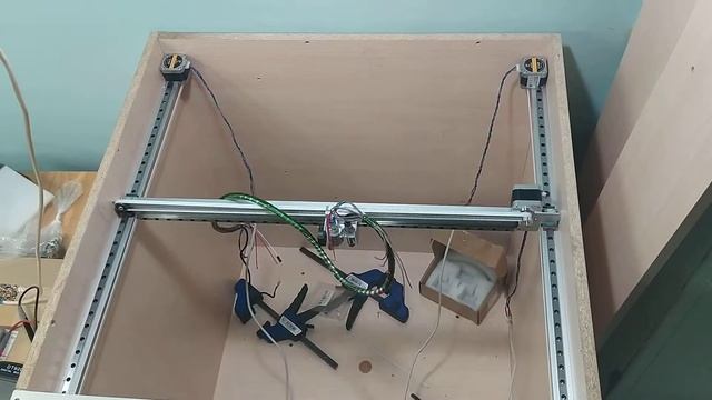 REPLICADR: Собираем большой 3D-принтер. Тестируем оси X и Y. смотреть онлайн