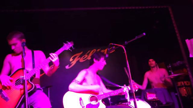 effello & les extraterrestres | une guitare, un ampli | acoustique @ la féline смотреть онлайн