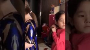 Маленькая девочка о замужестве)