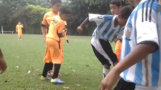 Anthony y Andrés en la A. Alfaro Moreno смотреть онлайн