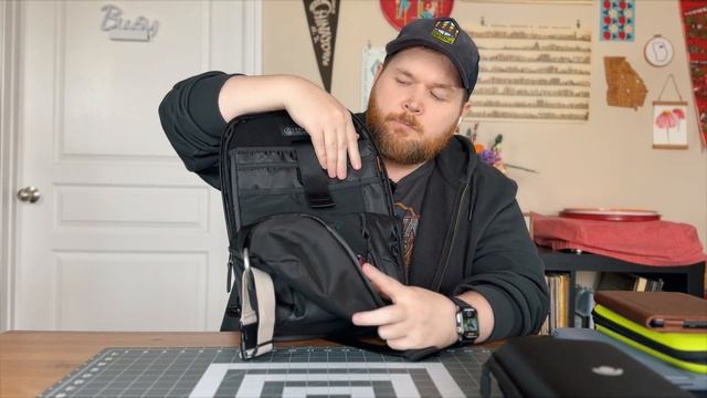 Is this TOMTOC EDC BAG the king of slings? - REVIEW - Nintendo Switch, Steam Deck, iPad, MacBook Pr смотреть онлайн