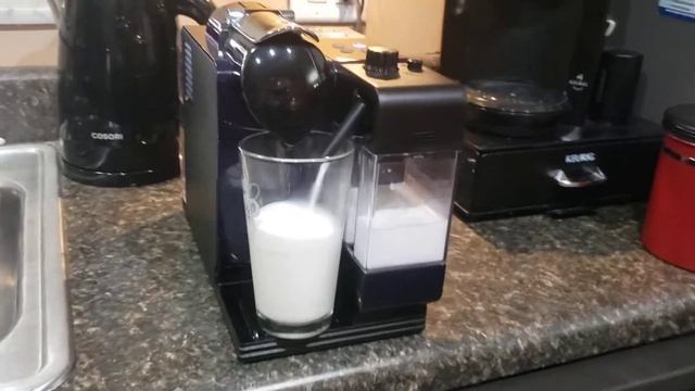 Nespresso Lattissima Plus смотреть онлайн