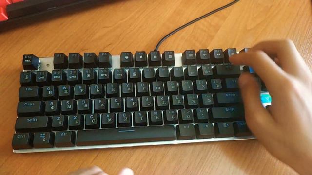 Обзор + тайпинг со смазанными стабилизаторами  клавиатуры Metoo Zero. Это реальный топ за свои день