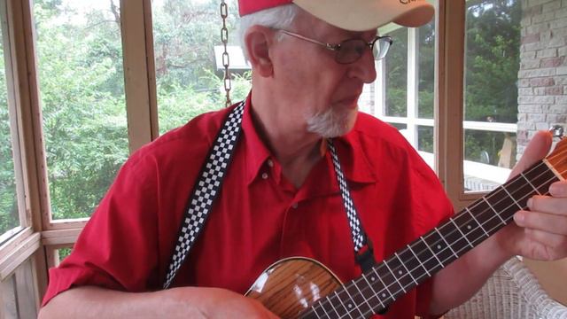 Playing a Song on Baritone Ukulele the Same as a Tenor. смотреть онлайн
