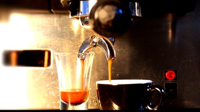 Espresso Pour on Cimbali смотреть онлайн
