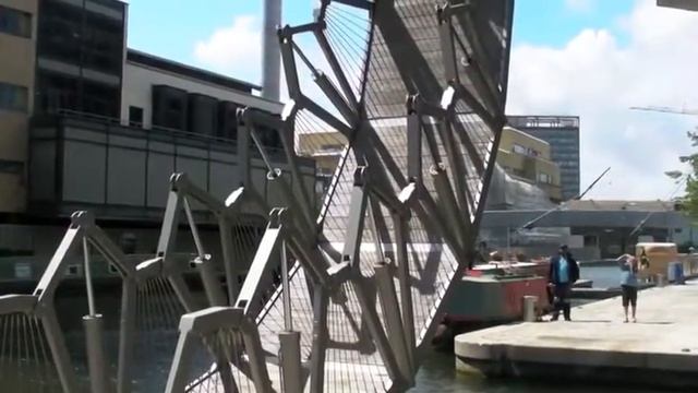 Сворачивающийся мост LONDON смотреть онлайн