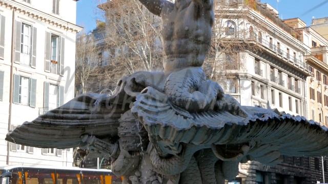 Triton fountain, Piazza Barberini. Rome, Italy - February 18, 2015 смотреть онлайн
