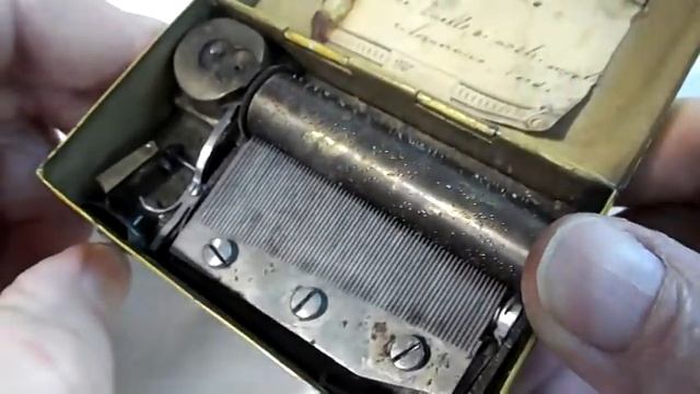 c1825-30 Musical Box, 2 tune, Tin Litho w/ Vue du Thalacker (view from the old Sihl Gate, Zurich смотреть онлайн