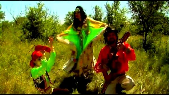 "Ой, звени, гитара!" Отличная цыганская песня! beautiful gypsy song ансамбль "ИЗУМРУД" смотреть онлайн