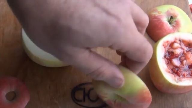 ВИДЕО РЕЦЕПТ ДЕСЕРТ ЯБЛОКИ ПЕЧЁНЫЕ С ЯГОДНОЙ НАЧИНКОЙ СЮФ КРАСНОДАРСКИЙ ЛЕСНАЯ КУХНЯ смотреть онлайн