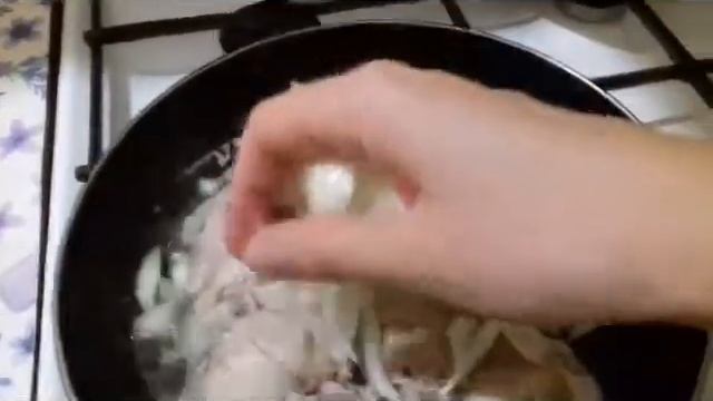 Вкуснющие куриные бедрышки. Простой рецепт, который вы захотите повторить еще и еще. смотреть онлайн
