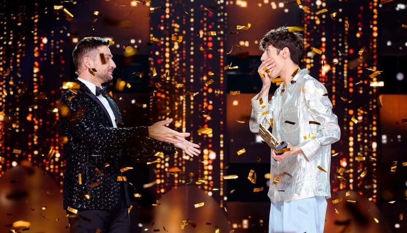 Ну-ка все вместе ФИНАЛ 24.11.23 - Зрители возмущены победой Фарруха Хасанова в 5 сезоне смотреть онлайн