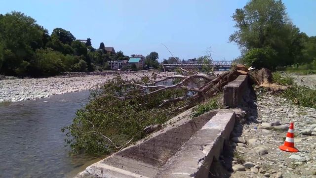 Строительство новой набережной реки в Лазаревском 27.05.2023 смотреть онлайн