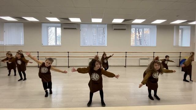 Ведущий коллектив г. Москвы ансамбль народного и сценического танца "Жар-Птица" - танец "Часики" смотреть онлайн
