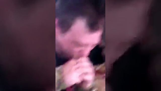 Не смешно. Как достать лампочку смотреть онлайн