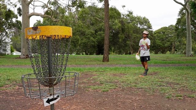This SIMPLE Trick Could FIX YOUR PUTT!! | Disc Golf Putting Tip REVEALED! смотреть онлайн