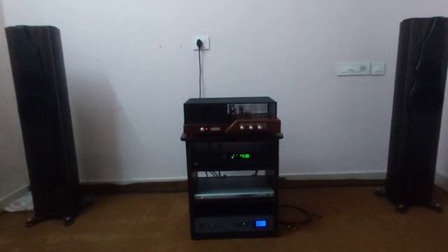 Arcam FMJ CD17+Unison Research Triode 20+Divine Acoustics Proxima Generation 3: смотреть онлайн
