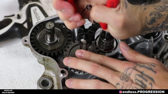 Suzuki RM85 Splitting Cases смотреть онлайн