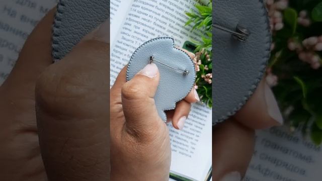 брошь глобус/ брошь из бисера/ глобус смотреть онлайн