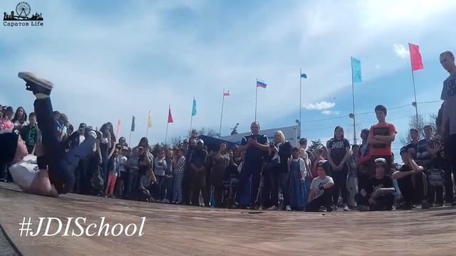 Брейк данс на Театральной площади 1 мая смотреть онлайн