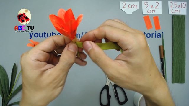 ABC TV | How To Make Sparaxis Tricolor Paper Flower From Crepe Paper - Craft Tutorial смотреть онлайн