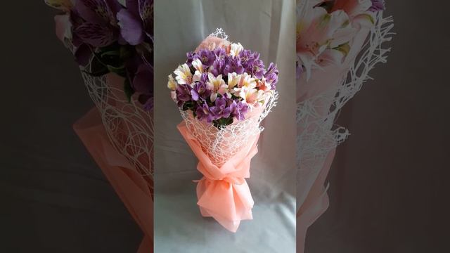 pretty beautiful flowers,Alstroemeria смотреть онлайн