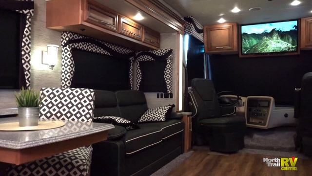 Newmar Wheelchair Accessible Motorhomes (4K Video) смотреть онлайн