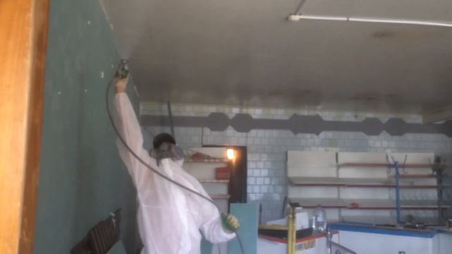 Покраска потолка безвоздушным аппаратом GRACO смотреть онлайн