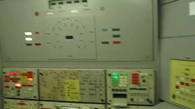 запуск ракеты из командного пункта)))