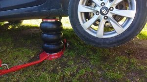 Домкрат подкатной пневматический Rock FORCE RF-YHQD-3WT-270B NEW(3,5)