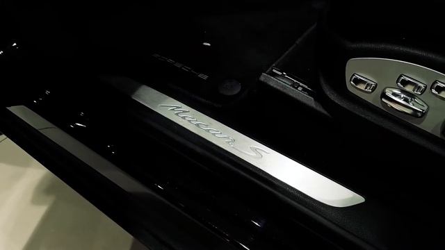 Porsche Macan 30d S PDK Automatic - PX67 ZSE - Lloyd Premium Cars Blackpool смотреть онлайн