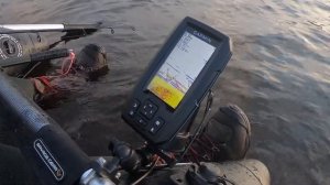 Ловля Судака на VIBы в отвес. Подъемы судака в эхолоте GARMIN VIVID 4