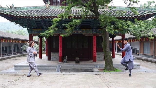 Мастер Ян Пэнчжоу и инструктор Ольга Катушкина, комплекс "Дракон", стиль Shaolin XinYiBa смотреть онлайн