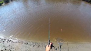 Рыбалка на спиннинг. Рыбалка на щуку на джиг. На этот силикон клюет всегда. Река Омь. Рыбалка 2020.