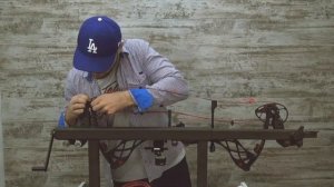 Когда и как менять тетиву на блочном луке