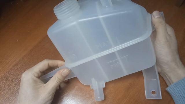 Расширительный бачок нового образца на Калина 2, Гранта. смотреть онлайн