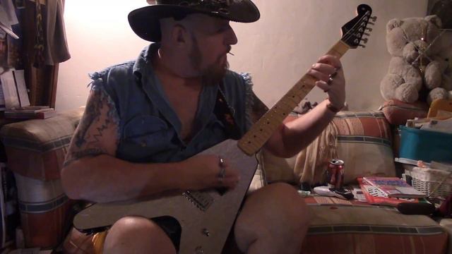 BEAUTIFUL KAMN GUITARS CUSTOM CRACKED MIRROR FLYING V смотреть онлайн