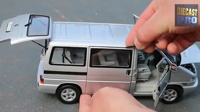 Diecast Volkswagen Caravelle 1:18 смотреть онлайн