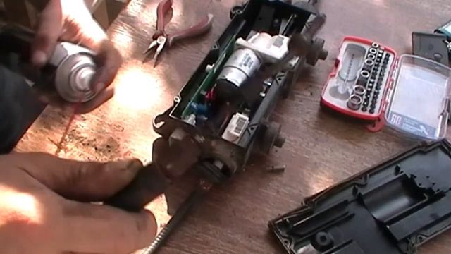 Ремонт блока управления ручным тормозом Renault Scenic 2 смотреть онлайн