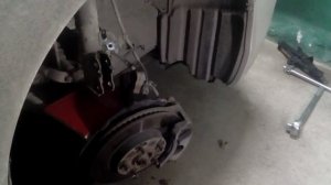 Снятие передней стойки Toyota Camry