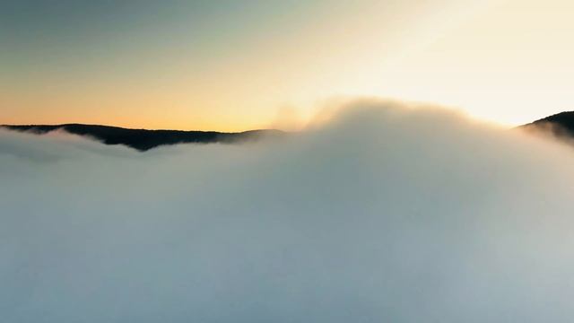 Полет над горами и облаками