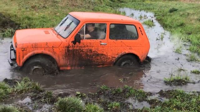 Нива в грязи смотреть онлайн
