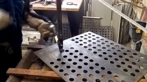 Отверстия малого диаметра при помощи плазмореза.