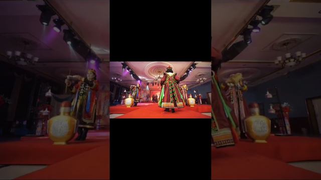 Костюмированное шоу от олётов долины реки Эмиль (Синьцзян) смотреть онлайн