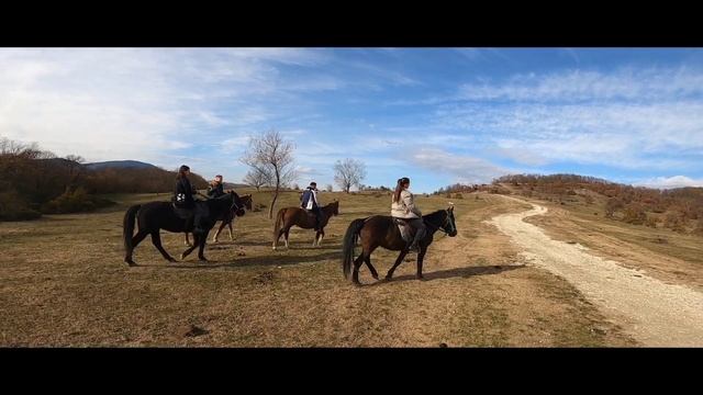 Конные прогулки на Красной поляне (Сухой Каньон) смотреть онлайн