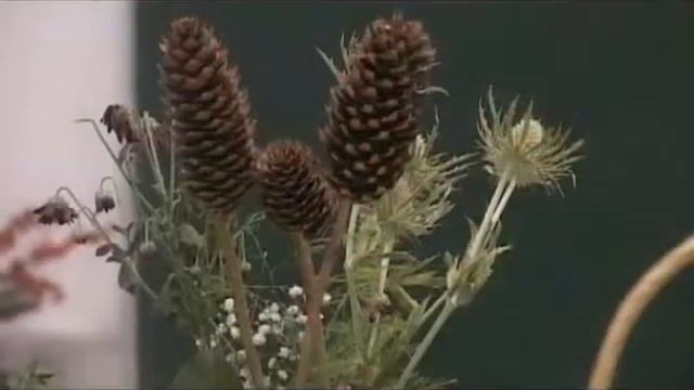 Как сделать цветочную композицию в корзине смотреть онлайн