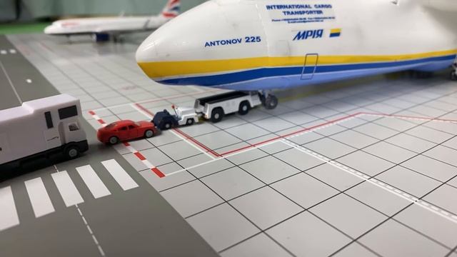 Massive AN-225 take off - Antonov pt.1 airport stop motion animation (with sounds) смотреть онлайн