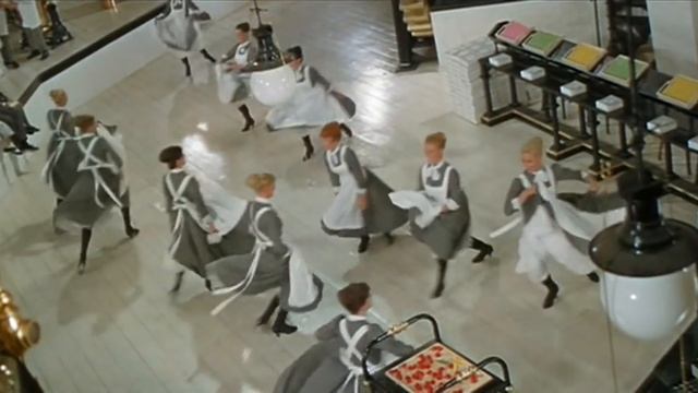 Toot Sweets - Chitty Chitty Bang Bang смотреть онлайн