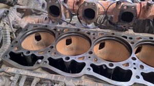 DAF 105   Выбрасывает  антифриз.