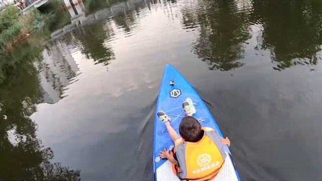 ШОК ! Привидение катает на САПе в центре города! смотреть онлайн